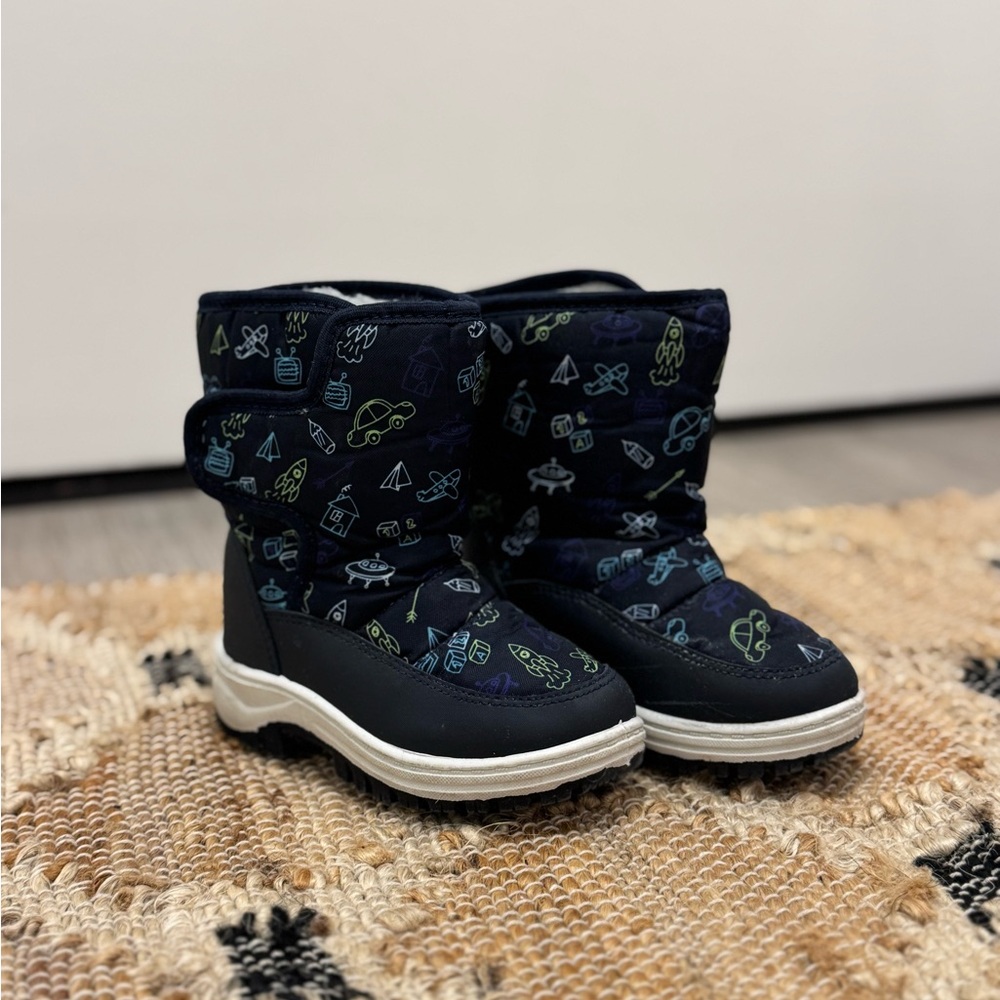 Toddler Winter Boots - Warm lining, Water-Resistant, Nonslip. Size 7 US/24 EU